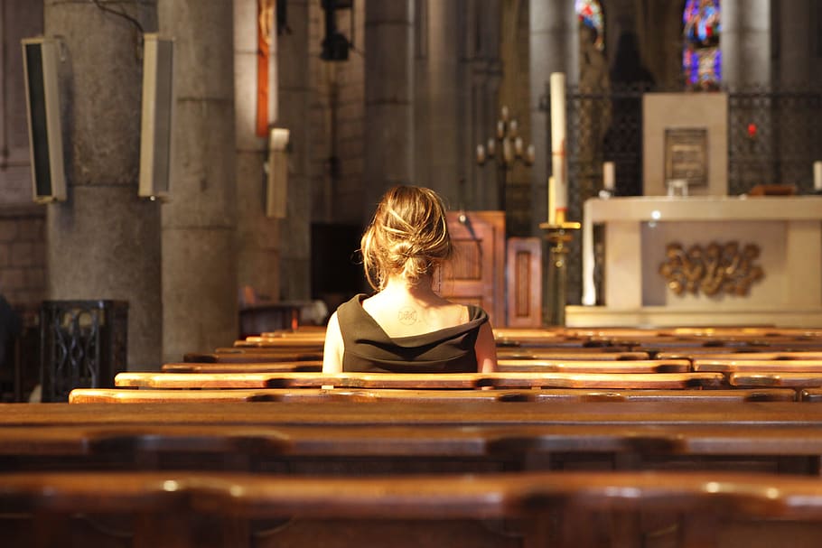 woman-church-beautiful-catholic